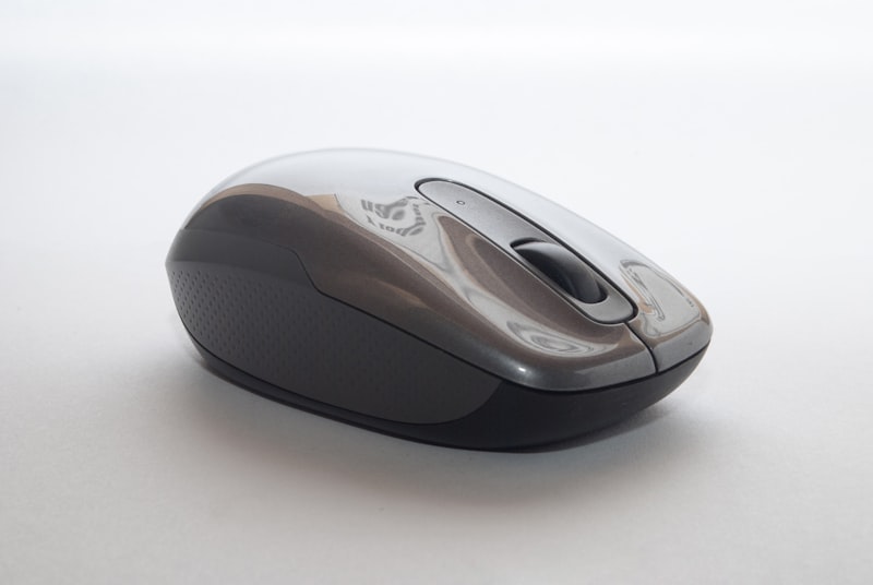 Silent Wireless Mouse 2.4GHz with USB Receiver — Portable Office Mouse
